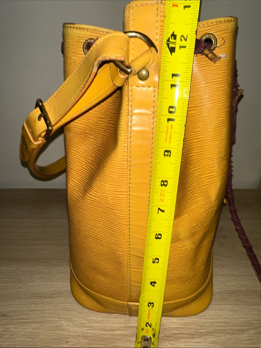 Louis Vuitton Yellow Epi Leather Drawstring Hobo - Picture 16 of 16